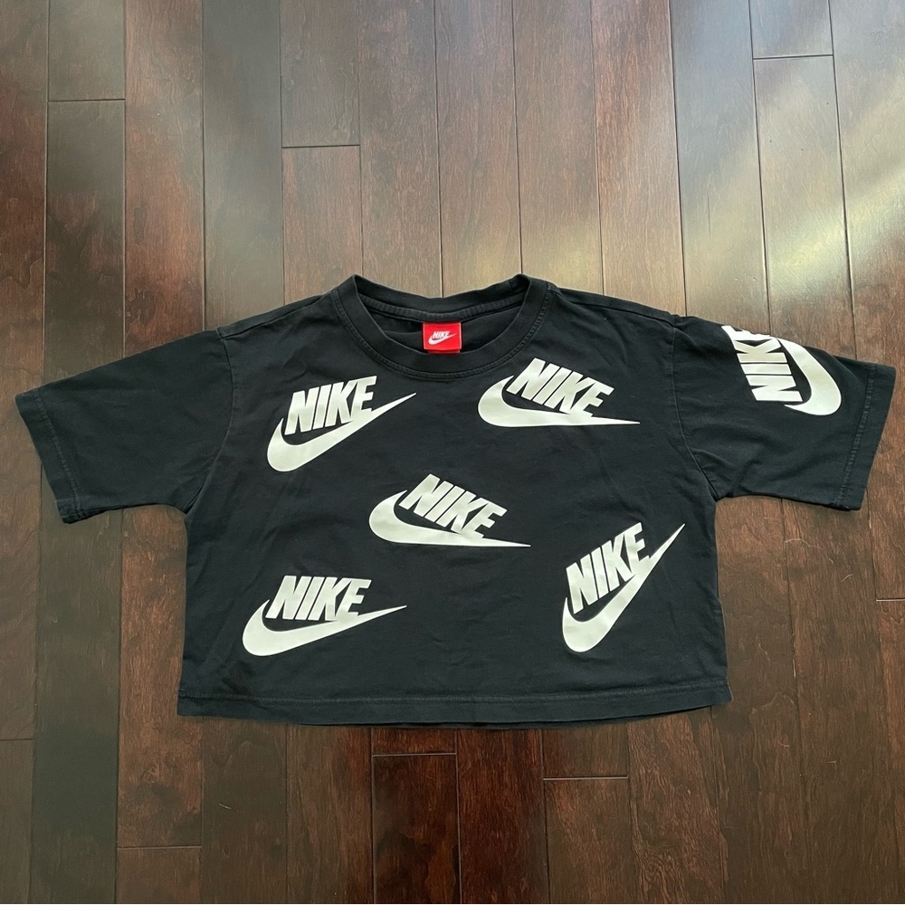 Nike Women's T-Shirt Size XS Black/White Cropped Casual Logo Cotton - Picture 1 of 5